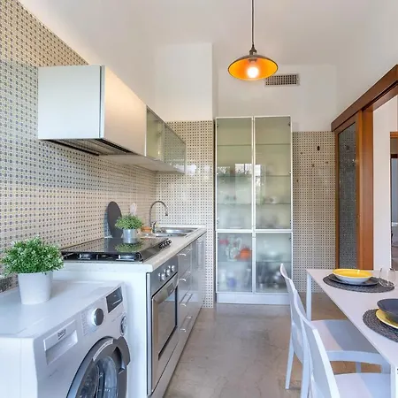 A 5 Min Dalla Stazione X5