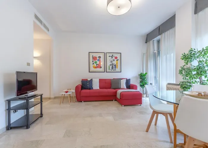 Guesthost - A 5 Min Dalla Stazione X5 Appartement