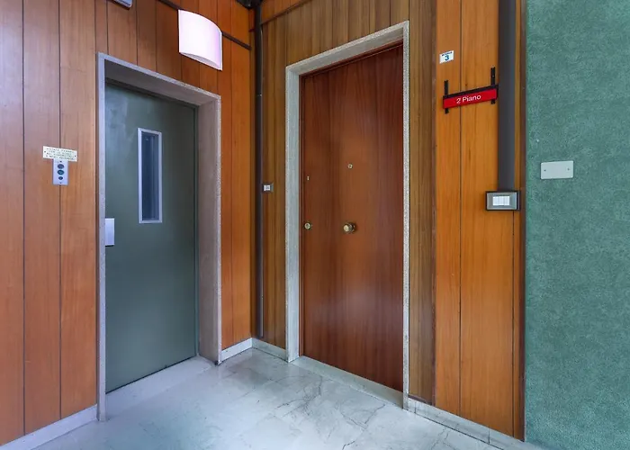 Guesthost - A 5 Min Dalla Stazione X5 * Ferrara