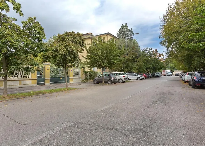 Apartament Guesthost - A 5 Min Dalla Stazione X5 Ferrara
